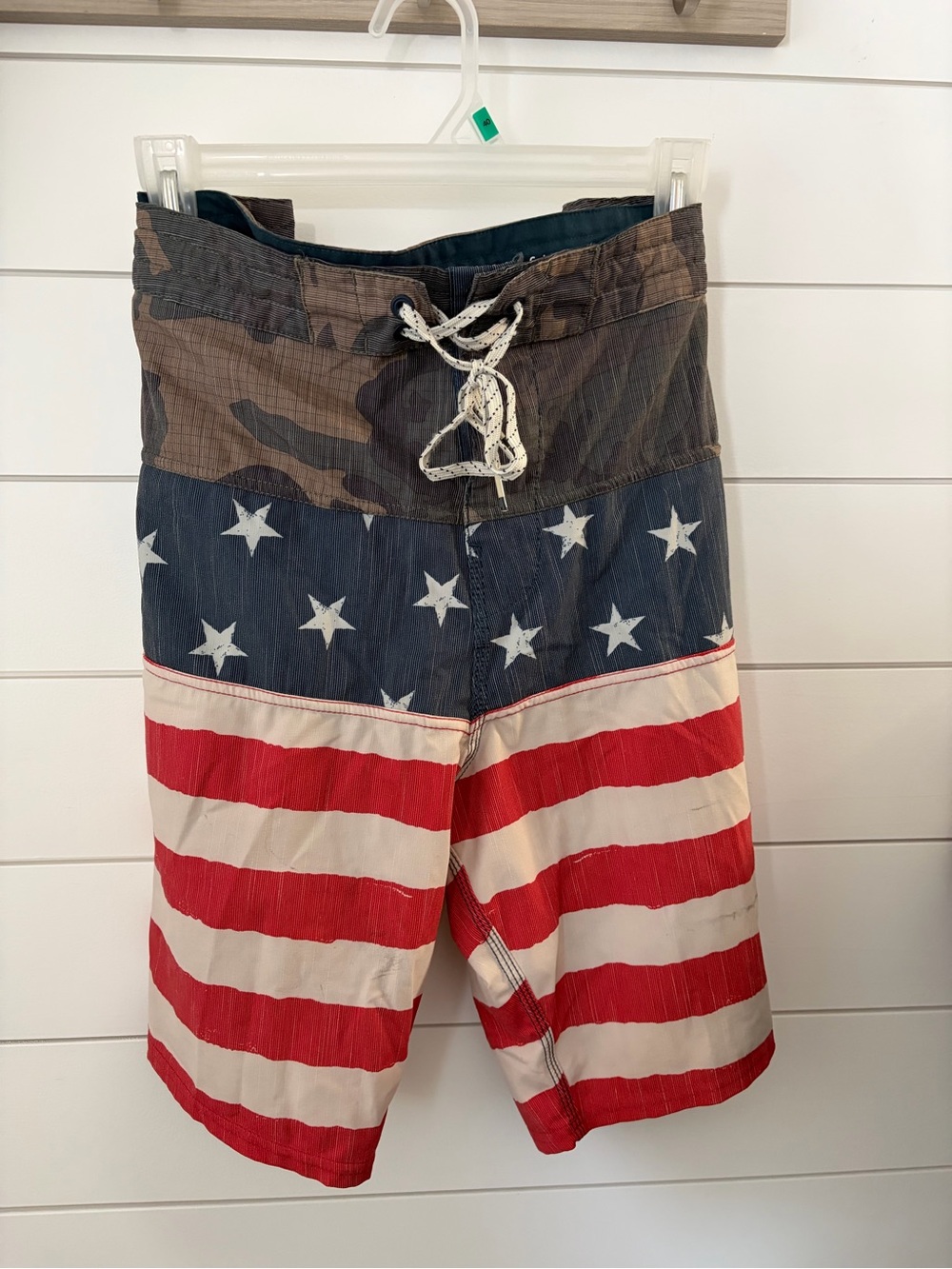 Billabong Red, White & Blue Flag Print Board Shorts camo men’s 40 surf swim